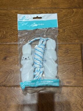 NWT Way to Celebrate! White Bunny Jump Rope with Blue-White Rope